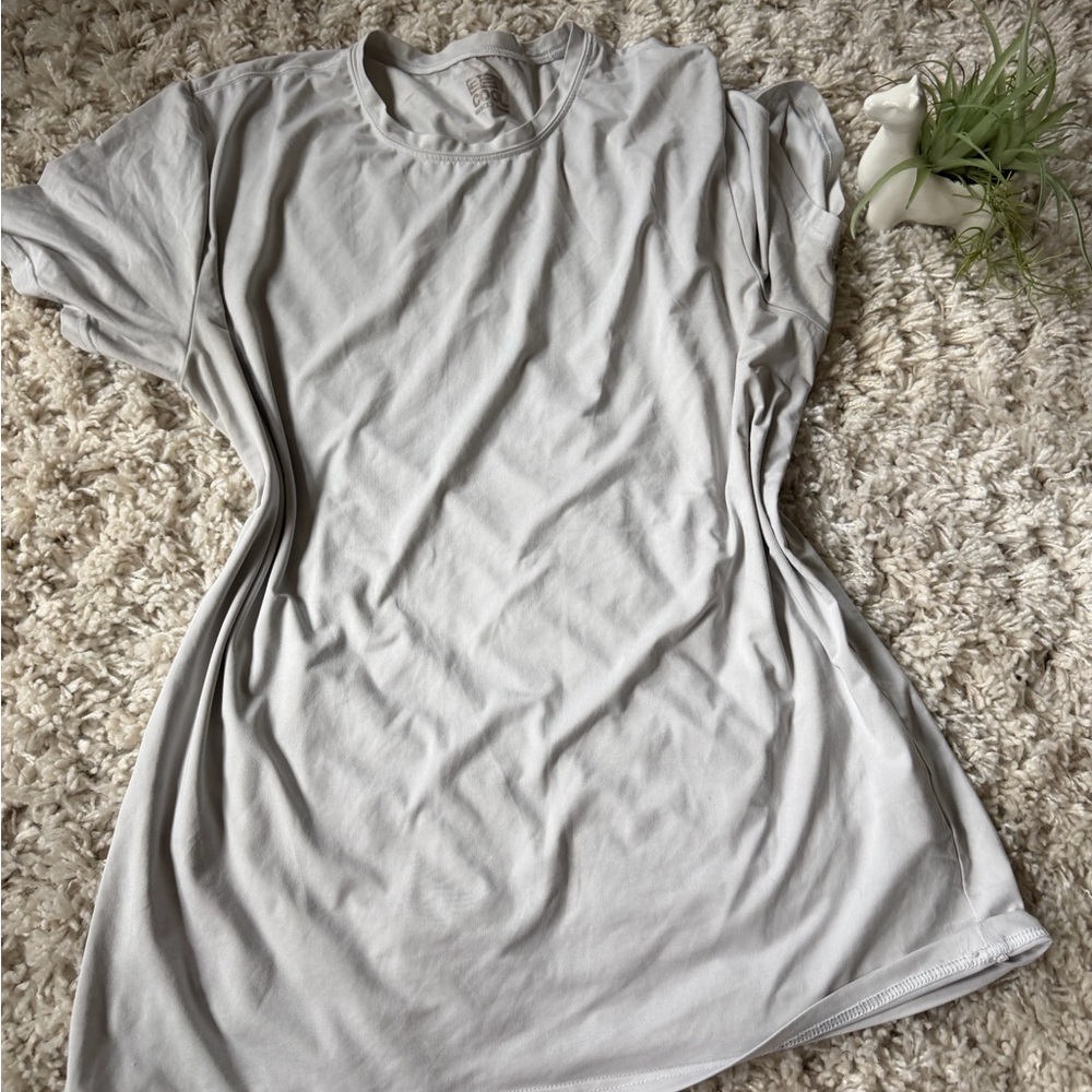 32 Degrees Soft Gray Women's athletic gym workout long Short Sleeve Tee